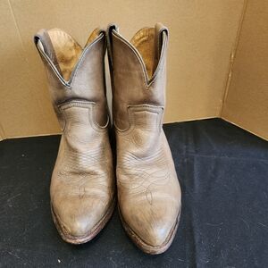 FRYE AND CO. Tan Leather Ankle Boots